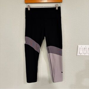 Nike Women’s Leggings Mesh Detail Size Small